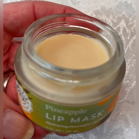 Pineapple Lip Mask - Hydrating Overnight Lip Treatment - Picture 8 of 9